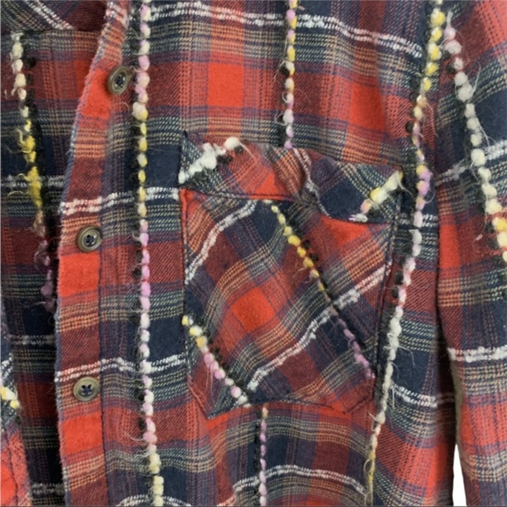 Urban Outfitters BDG Red Flannel Button Up Shirt Women’s Size Medium - Picture 6 of 7